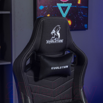 Кресло геймерское Evolution Nomad Pro (черный/белый)