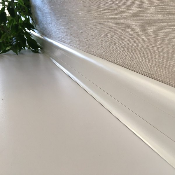 Плинтус LinePlast ПВХ 58мм L045 (2.2м, белый)