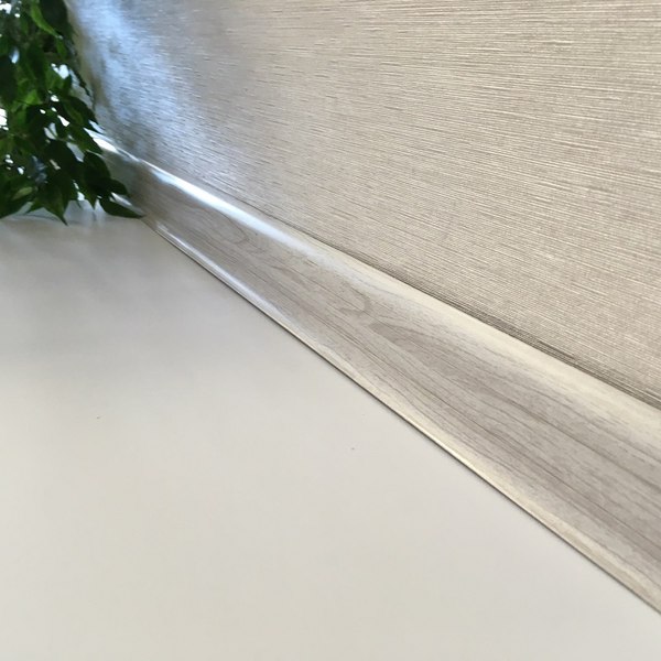 Плинтус LinePlast ПВХ 58мм L046 (2.2м, ясень светлый)