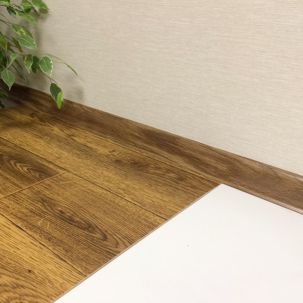 Плинтус LinePlast ПВХ 58мм L057 (2.2м, дуб престиж)