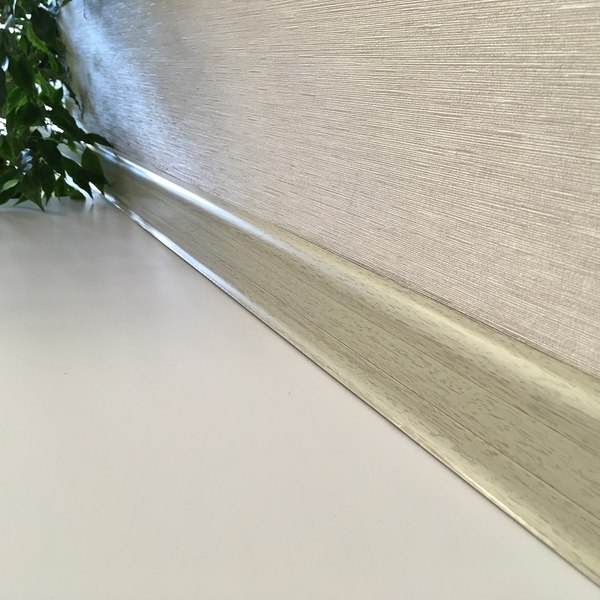Плинтус LinePlast ПВХ 58мм L065 (2.2м, клен светлый)