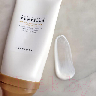 Крем солнцезащитный Skin1004 Madagascar Centella Air-Fit Light SPF30 PA++++ (50мл)