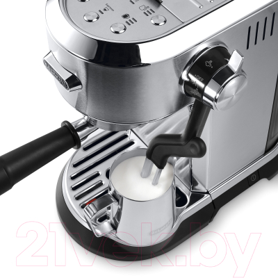 Кофеварка эспрессо DeLonghi EC950.M