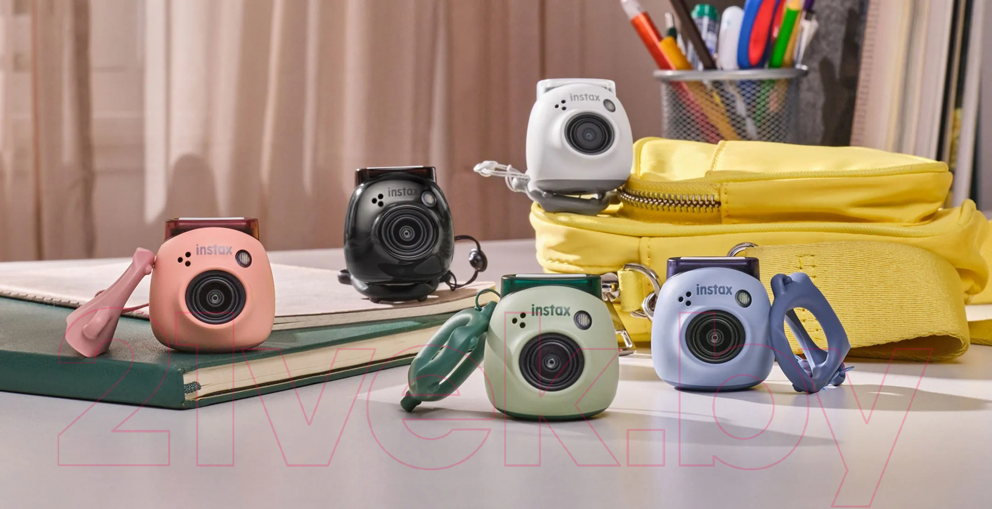 Компактный фотоаппарат Fujifilm Instax Pal Pistacho