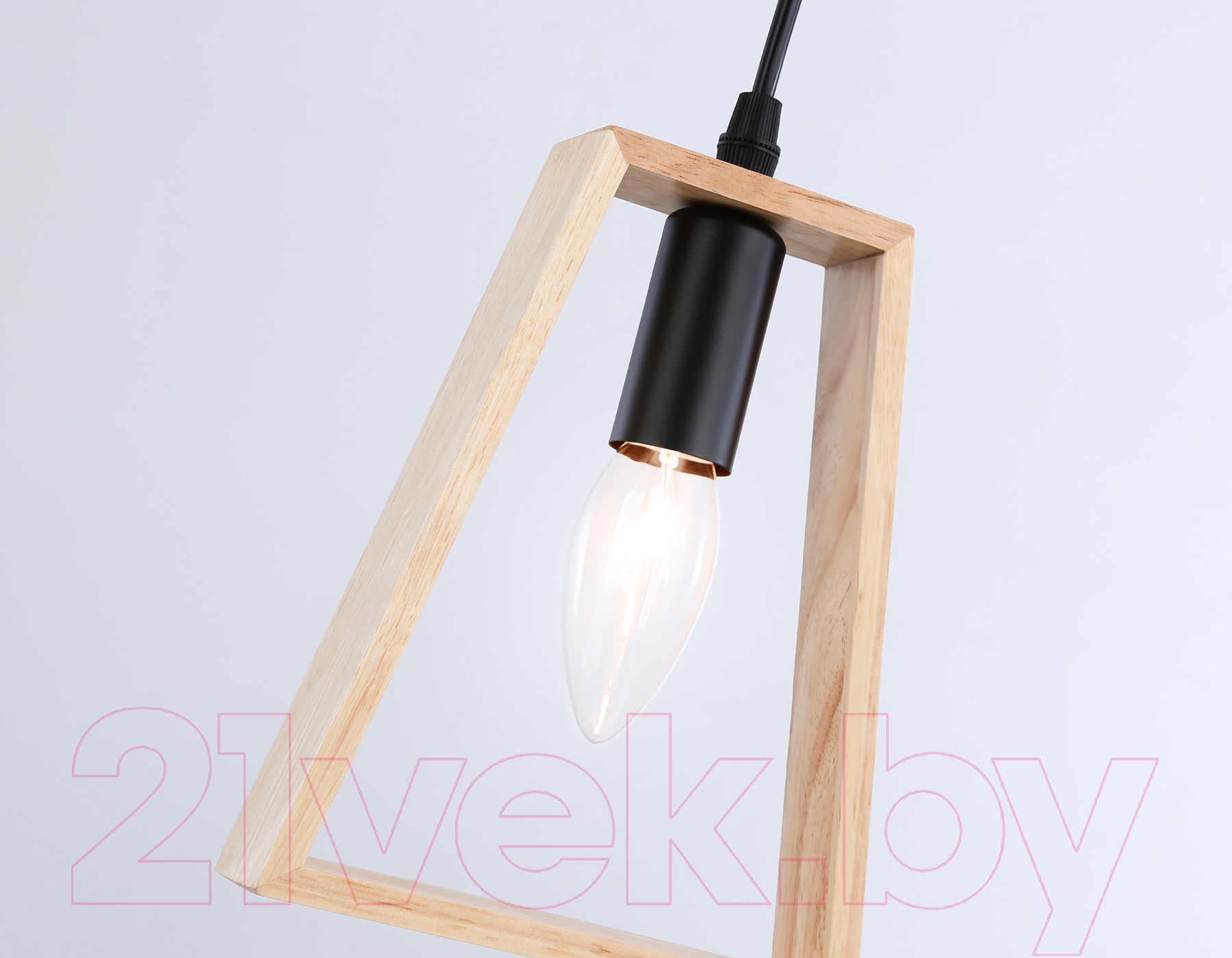 Потолочный светильник Ambrella Traditional TR80497 BK/LW (черный/светлое дерево) — фото 6