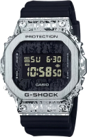 Часы наручные мужские Casio GM-5600GC-1E - 