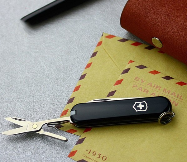 Нож складной Victorinox Classic SD Colors / 0.6223.3G (Dark Illusion)