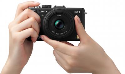 Беззеркальный фотоаппарат Panasonic Lumix DMC-GF1-K - общий вид