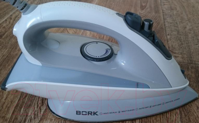 Утюг Bork I500