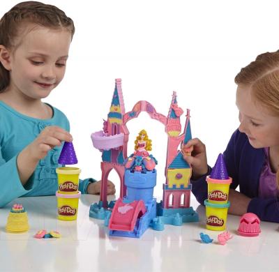 Набор для лепки Hasbro Play-Doh Чудесный замок Авроры / A6881 - девочки во время игры