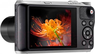 Компактный фотоаппарат Samsung WB350F (Black) - дисплей