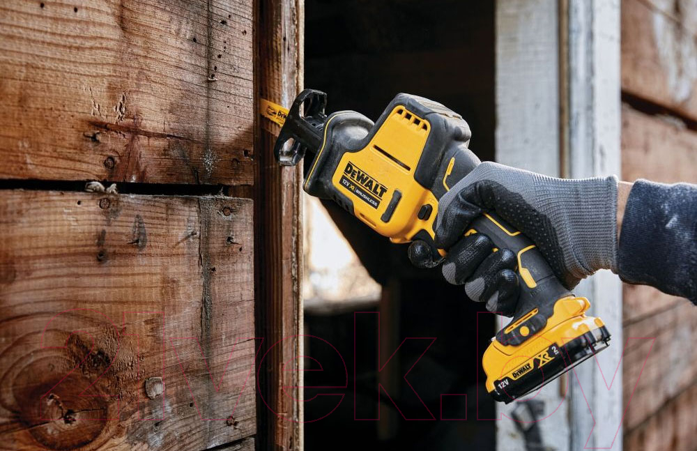 Профессиональная сабельная пила DeWalt DCS312NT