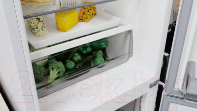 Холодильник с морозильником Hotpoint HT 5180 W