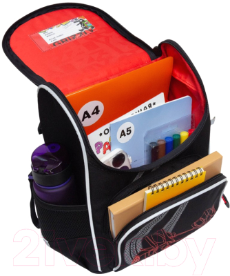 Школьный рюкзак Grizzly RAm-485-8 (черный/красный)