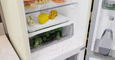 Холодильник с морозильником Hotpoint HT 5200 AB