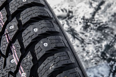 Зимняя шина Ikon Tyres (Nokian Tyres) Autograph Ice 9 235/45R18 98T (шипы)