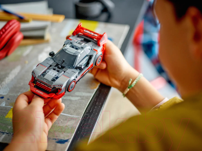 Конструктор Lego Speed Champions Гоночный автомобиль Audi S1 / 76921 