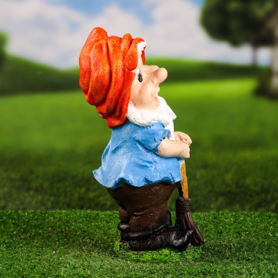 Изображение товара Фигурка для сада Хорошие сувениры Гном с метлой / 9567038