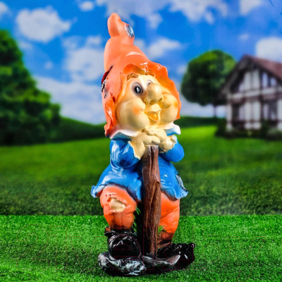 Изображение товара Фигурка для сада Хорошие сувениры Гном с мотыгой / 4074847