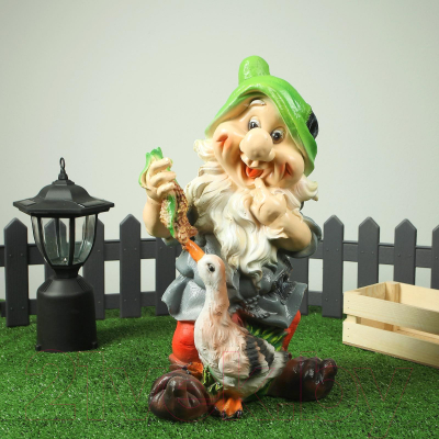 Изображение товара Фигурка для сада Хорошие сувениры Гном с уткой / 1090075