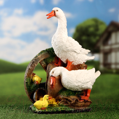 Изображение товара Фигурка для сада Хорошие сувениры Гусиная семья на колесе / 10322258