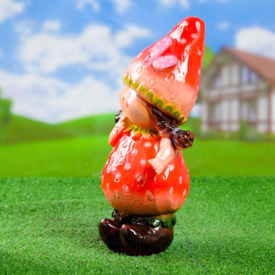Изображение товара Фигурка для сада Хорошие сувениры Девочка клубничка малая / 1203873