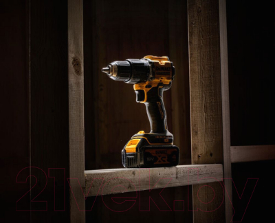Изображение товара Профессиональная дрель-шуруповерт DeWalt DCD100YM2T