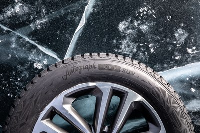 Зимняя шина Ikon Tyres (Nokian Tyres) Autograph Ice 9 SUV 235/65R17 108T (шипы)