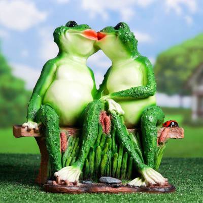 Изображение товара Фигурка для сада Хорошие сувениры Лягушки на лавочке / 1090101