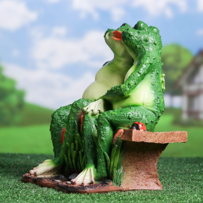 Изображение товара Фигурка для сада Хорошие сувениры Лягушки на лавочке / 1090101