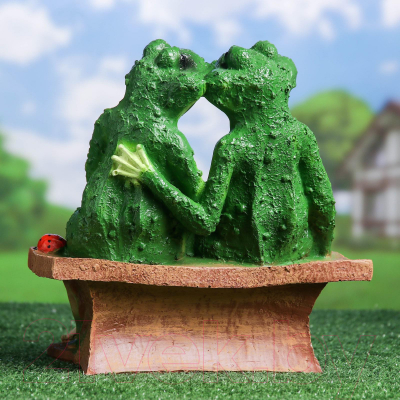 Изображение товара Фигурка для сада Хорошие сувениры Лягушки на лавочке / 1090101