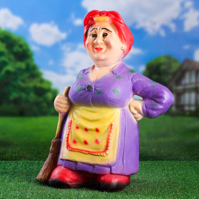 Изображение товара Фигурка для сада Хорошие сувениры Теща с метлой средняя / 3866566