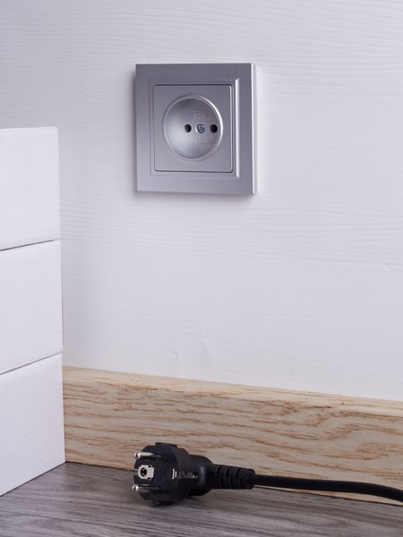 Розетка IEK Brite BR-R10-10-K47-F (алюминий)