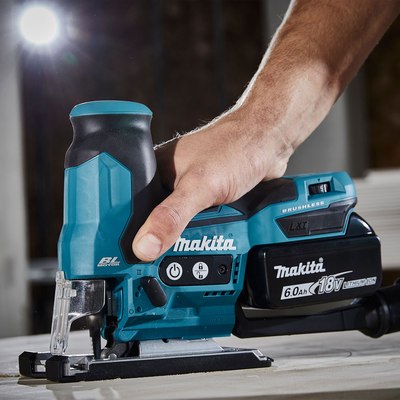 Профессиональный электролобзик Makita DJV185Z