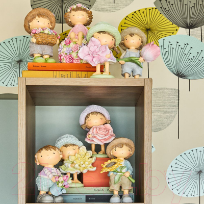 Изображение товара Статуэтка Andrea Fontebasso Vogue Bimbi. Девочка с ирисом / VG9ST042484