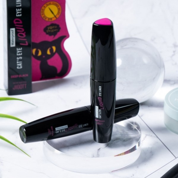 Подводка для глаз жидкая Jigott Cat's Eye Waterproof Liquid Eyeliner Deep Black (9г)