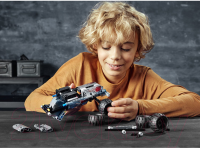 Конструктор инерционный Lego Technic Машина для побега 42090
