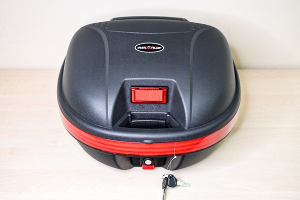Кофр для мотоцикла AVM 638 LED