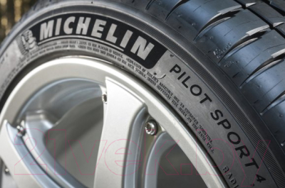 Летняя шина Michelin Pilot Sport 4 255/45ZR19 104Y