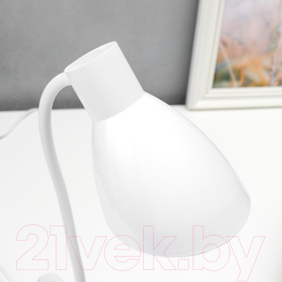 Изображение товара Настольная лампа Risalux 16700/1WT / 6940373 (белый)