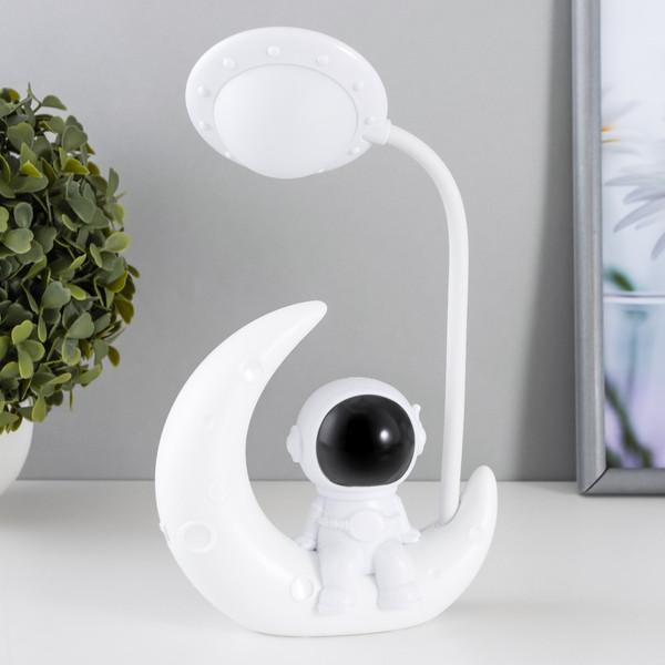 Изображение товара Настольная лампа Risalux Астронавт на луне 7654102