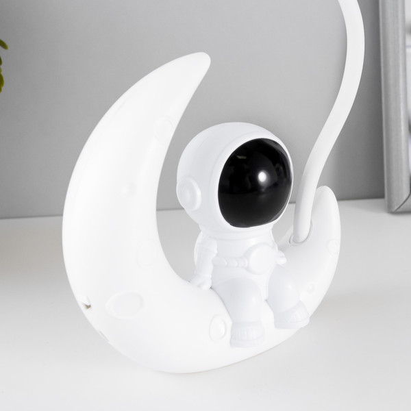 Изображение товара Настольная лампа Risalux Астронавт на луне 7654102