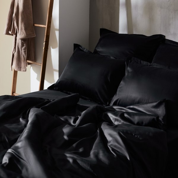 Наволочка Sima-Land Home Tencel 50x70 / 10285385 (черный)