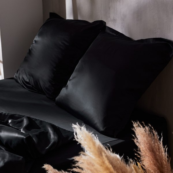 Наволочка Sima-Land Home Tencel 50x70 / 10285385 (черный)