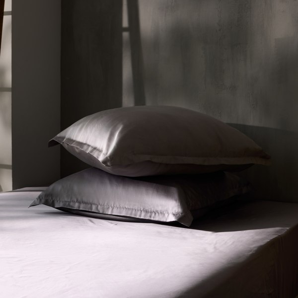 Наволочка Sima-Land Home Tencel 70x70 / 10285299 (серый)
