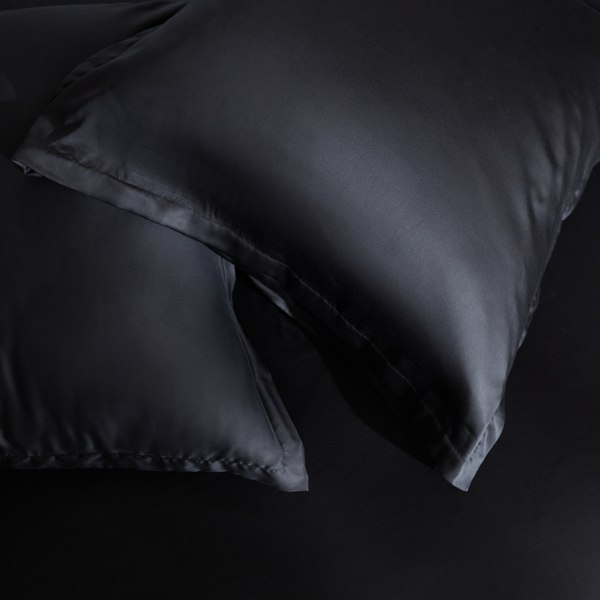 Наволочка Sima-Land Home Tencel 70x70 / 10285386 (черный)