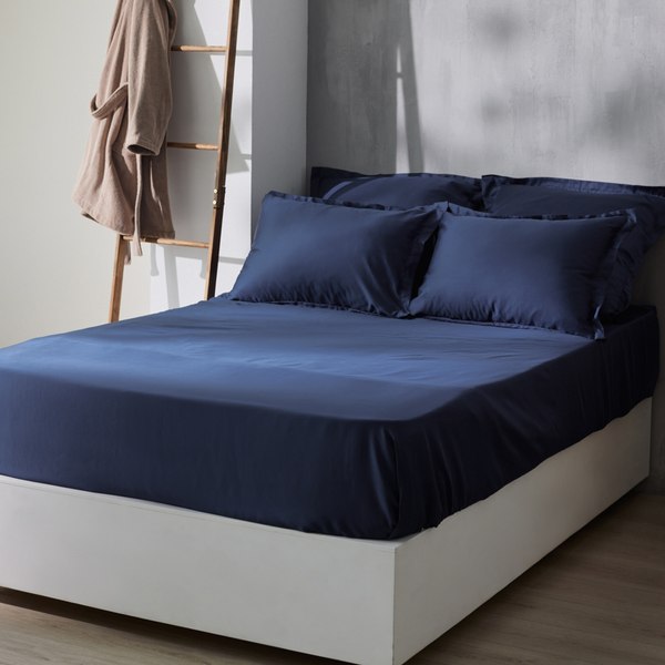 Простыня Sima-Land Home Tencel на резинке 180x200 / 10285368 (синий)