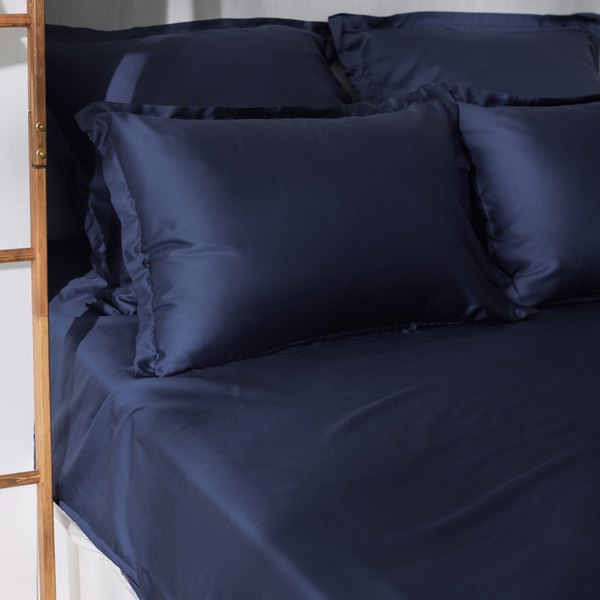 Простыня Sima-Land Home Tencel на резинке 180x200 / 10285368 (синий)