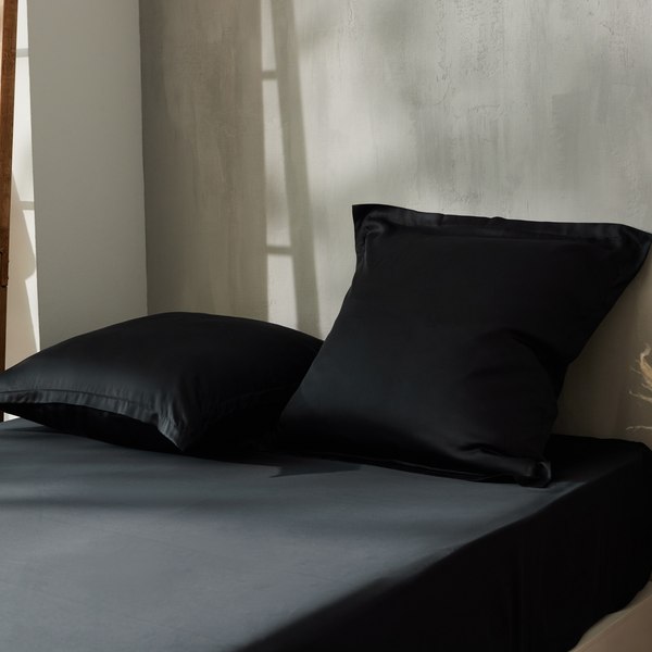 Простыня Sima-Land Home Tencel 235x280 / 10285379 (черный)