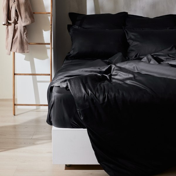 Простыня Sima-Land Home Tencel 235x280 / 10285379 (черный)